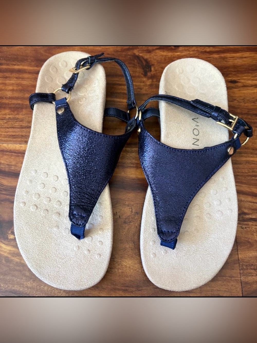 Leather sandals, Vionic Kirra T-strap thong sandals, navy blue metallic Size 5